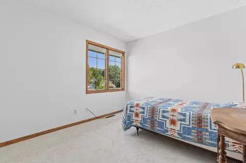 Bedroom - 1511 Meadow Ln, Maple Plain, MN 55359 photo 3 of 6