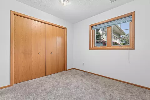Bedroom - 1511 Meadow Ln, Maple Plain, MN 55359 photo 6 of 6