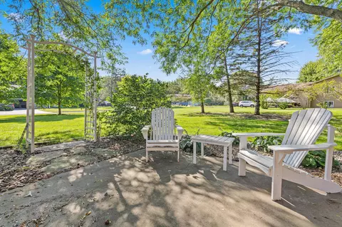 Exterior - 1511 Meadow Ln, Maple Plain, MN 55359 photo 3 of 9