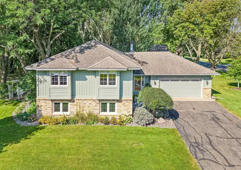 View/Area - 1511 Meadow Ln, Maple Plain, MN 55359 photo 2 of 6