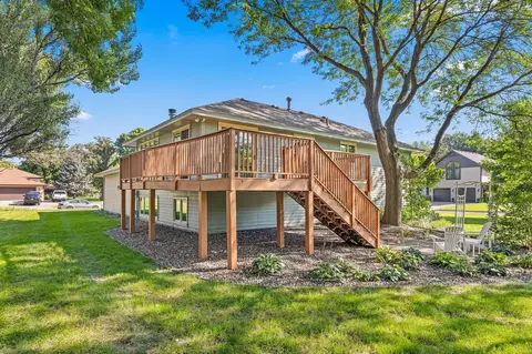 Exterior - 1511 Meadow Ln, Maple Plain, MN 55359 photo 7 of 9