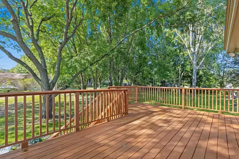 Exterior - 1511 Meadow Ln, Maple Plain, MN 55359 photo 5 of 9