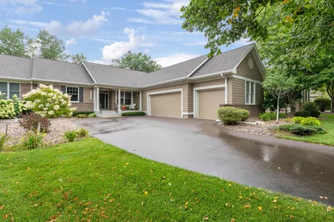 10109 Waterfront Dr #9A, Woodbury, MN 55129