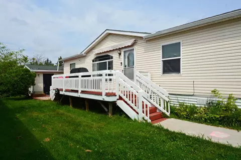 1367 Birchview Dr, Maplewood, MN 55119