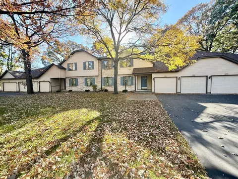 2592 Moundsview Dr #12, Mounds View, MN 55112