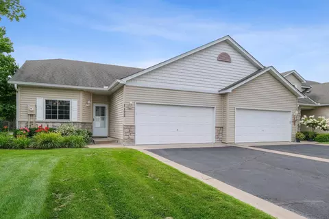 1122 Iris Dr, White Bear Twp, MN 55127
