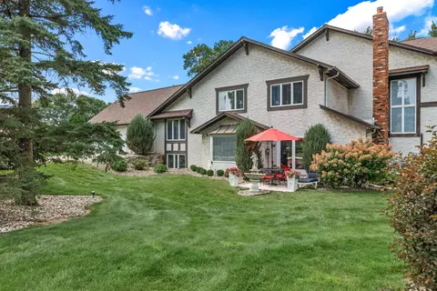 1869 Eagle Ridge Dr #12, Mendota Heights, MN 55118