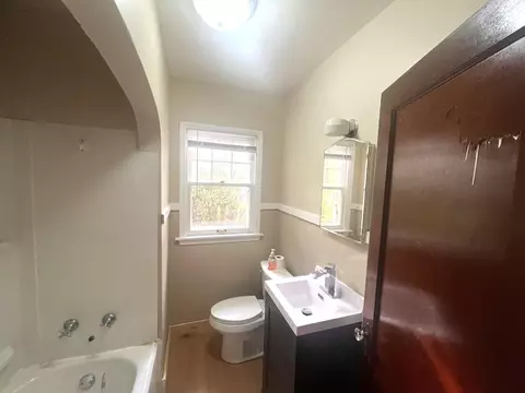 Bath - 1816 Oak St, Brainerd, MN 56401 photo 1 of 1