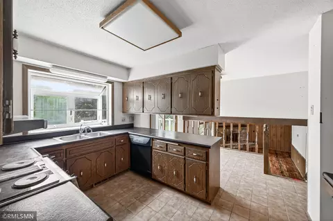 6518 W River Rd, Brooklyn Center, MN 55430 photo 13