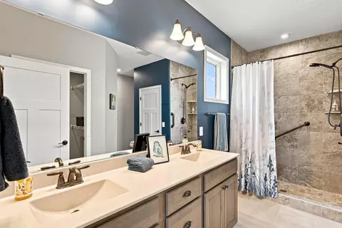 Bath - 2209 Naples Ave, Cologne, MN 55322 photo 1 of 4