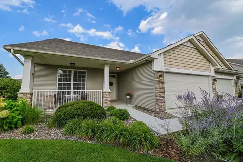 10639 Kingsfield Ln, Woodbury, MN 55129