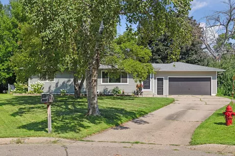 2182 Garnet Pt, Eagan, MN 55122