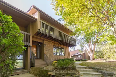 2667 Sumac Rdg, White Bear Lake, MN 55110