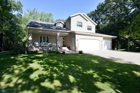 909 40th Ave N, Moorhead, MN 56560