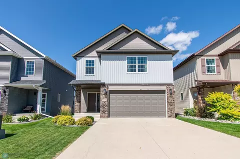 5555 Tuscan Ct S, Fargo, ND 58104