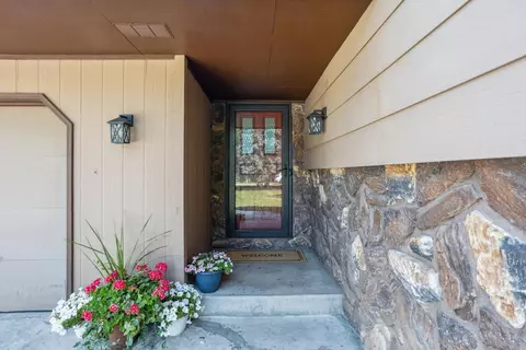 1734 Birch Lake Ave, White Bear Lake, MN 55110
