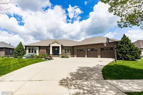 6108 Silverleaf Dr S, Fargo, ND 58104