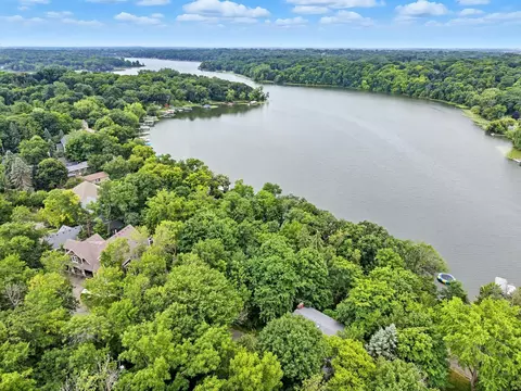 570 Pleasant View Rd, Chanhassen, MN 55317