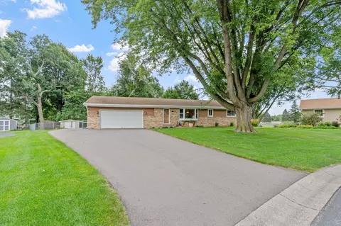 9222 92nd Cir N, Maple Grove, MN 55369