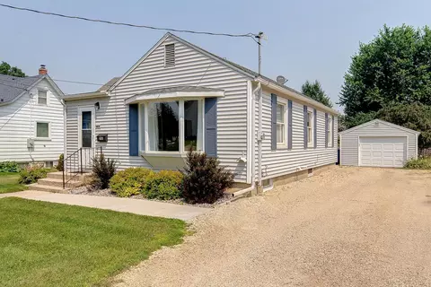 409 Bullis St, Kenyon, MN 55946