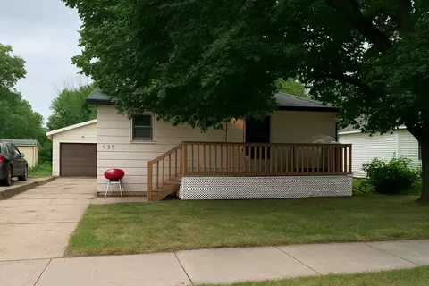 208 4th St NW, Bertha, MN 56437