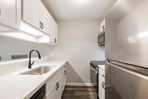 12968 Nicollet Ave #102, Burnsville, MN 55337