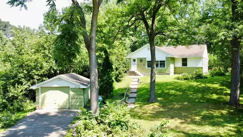 1012 Quebec Ave N, Golden Valley, MN 55427