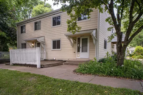 4848 Grenwich Trl N, Oakdale, MN 55128