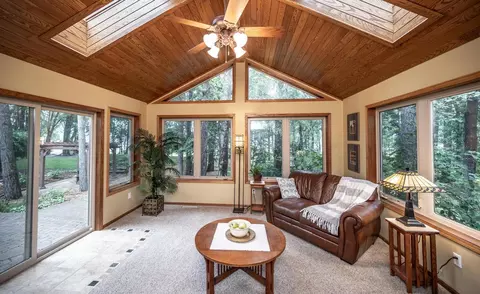 452 Spruce St, Shakopee, MN 55379