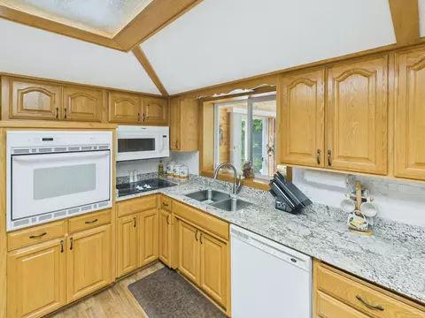 Kitchen - 16714 Queens Rd, Avon, MN 56310 photo 4 of 5