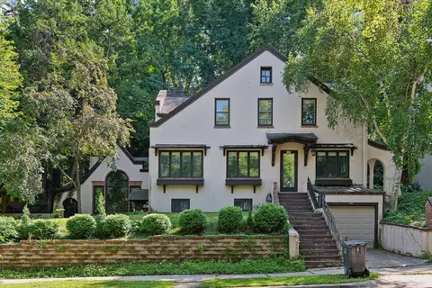 741 Kenwood Pkwy, Minneapolis, MN 55403