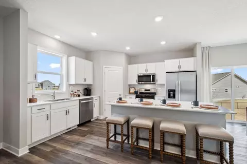 17029 Draper Way, Lakeville, MN 55044