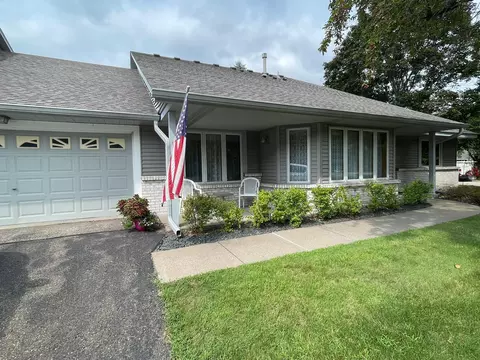 2558 Sumac Cir, White Bear Lake, MN 55110