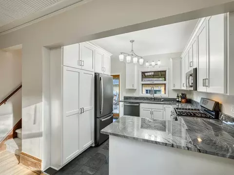 1396 Palace Ave, Saint Paul, MN 55105