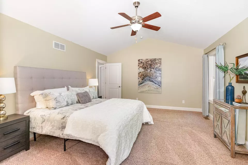 Bedroom - 10601 Watersedge Ln, Woodbury, MN 55129 photo 2 of 6