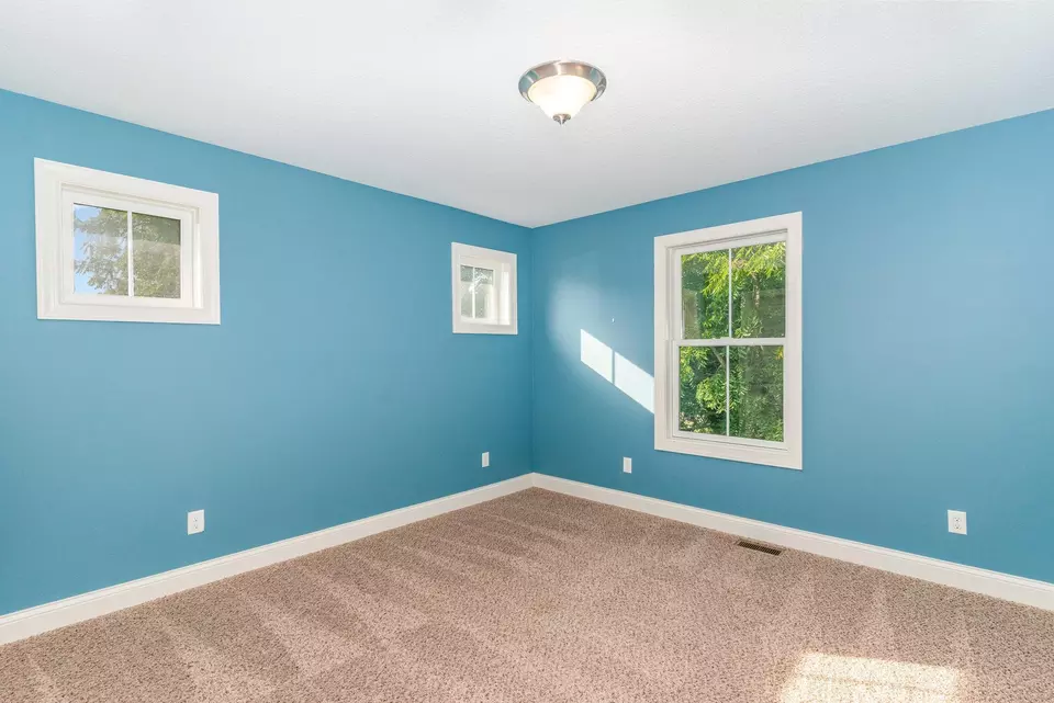 Bedroom - 10601 Watersedge Ln, Woodbury, MN 55129 photo 6 of 6