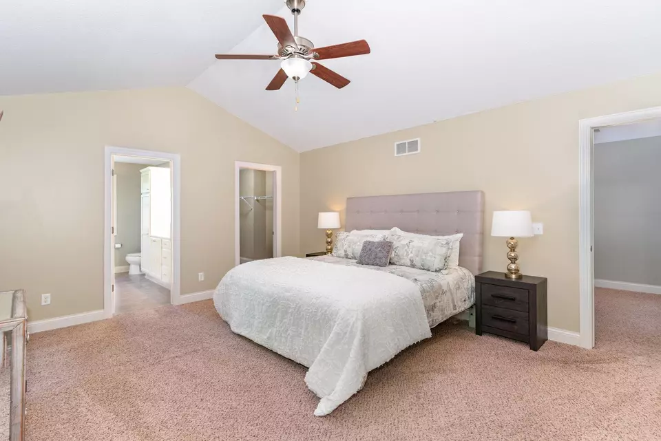 Bedroom - 10601 Watersedge Ln, Woodbury, MN 55129 photo 1 of 6