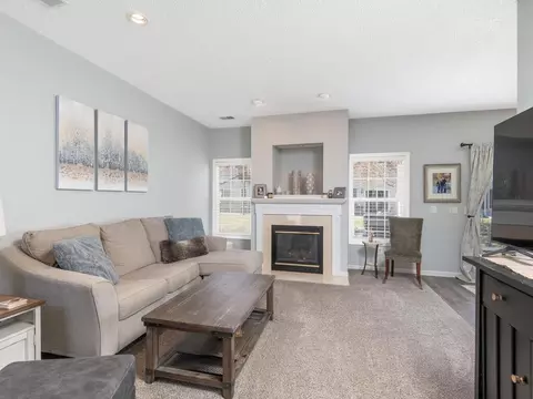 7575 Derby Ln, Shakopee, MN 55379
