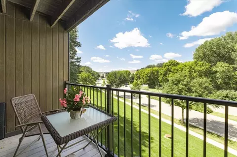 401 E Burnsville Pkwy #241, Burnsville, MN 55337