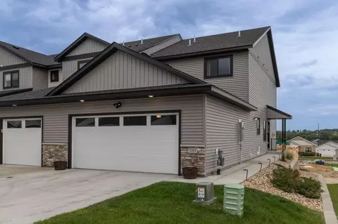 5201 Harvest Square Pl NW, Rochester, MN 55901