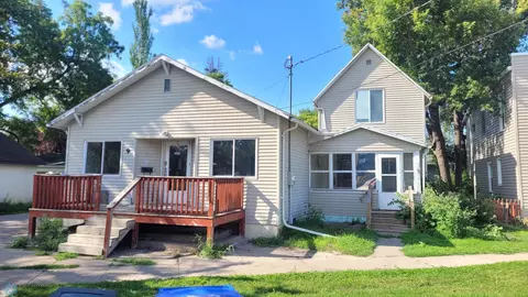 9 6th Ave N, Fargo, ND 58102