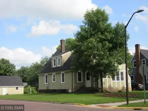 12 6th Ave SE, Fairfax, MN 55332