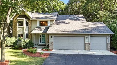 5547 Dufferin Dr, Savage, MN 55378