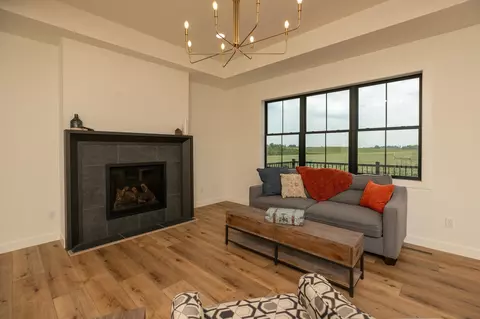 Living - 285 7th Ave SE, Plainview, MN 55964 photo 1 of 4