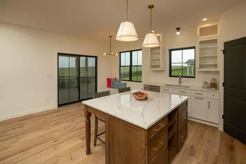 Kitchen - 285 7th Ave SE, Plainview, MN 55964 photo 4 of 4
