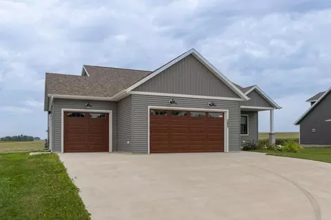 Exterior - 285 7th Ave SE, Plainview, MN 55964 photo 2 of 7
