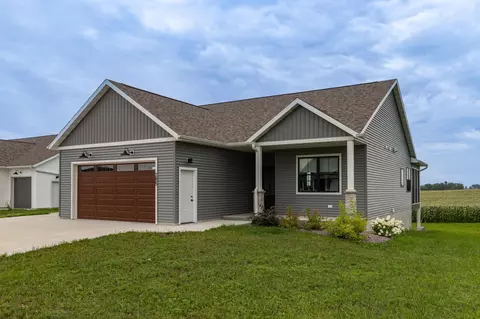 285 7th Ave SE, Plainview, MN 55964