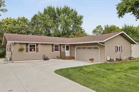 709 Ridge Dr SE, Saint Michael, MN 55376