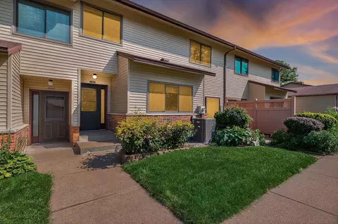4078 Foss Rd, Saint Anthony, MN 55421
