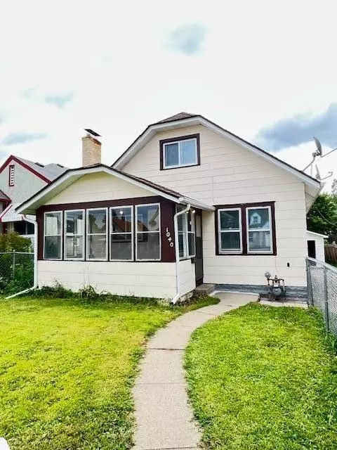 1040 Cumberland St, Saint Paul, MN 55117